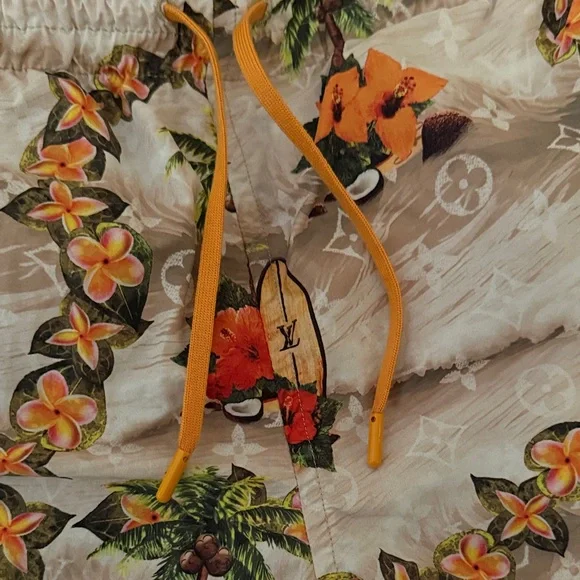 Louis Vuitton Beige Tropical surf Swim Shorts with Orange mediums worn 1 time - Picture 4 of 8
